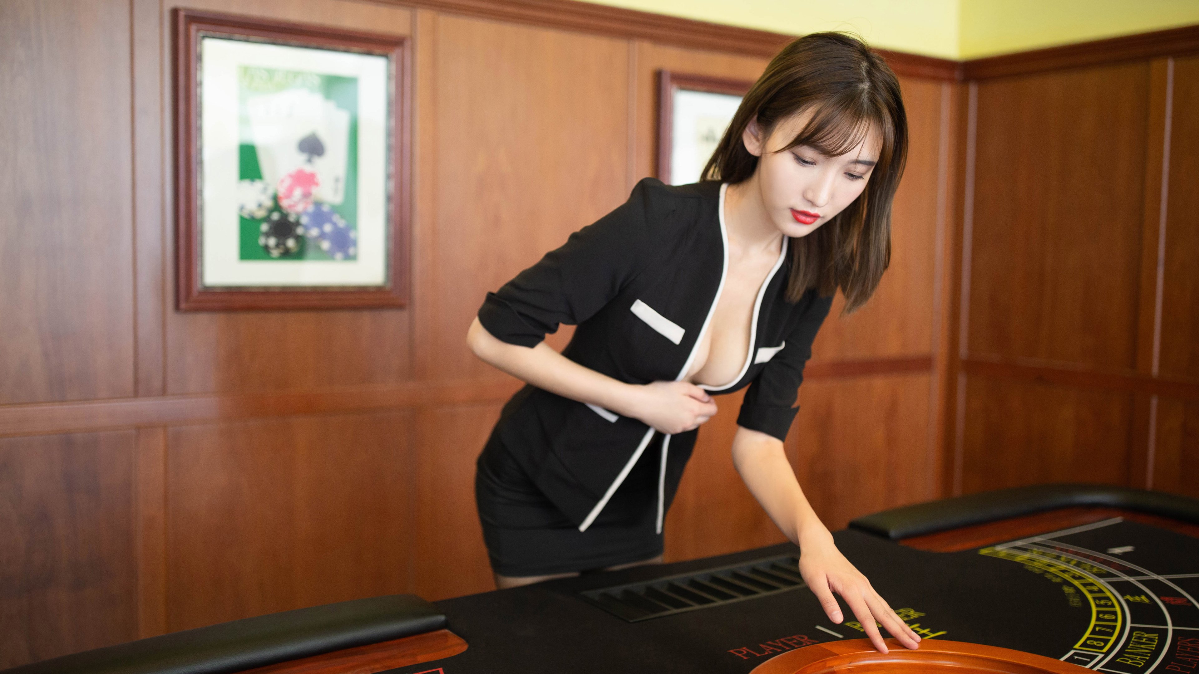 德国女子排球队在小组赛中表现出色,晋级八强,德国女排国家队