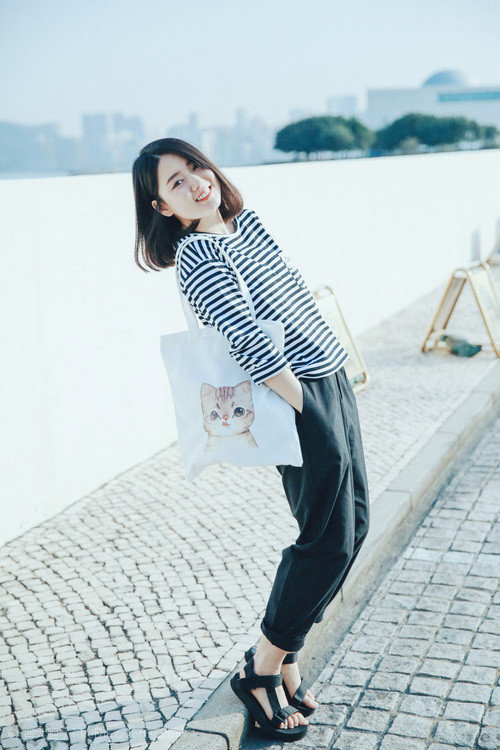 巴特尔在比赛中的出色防守反击，帮助袋鼠队从困境中逆转，巴特尔会扣篮吗