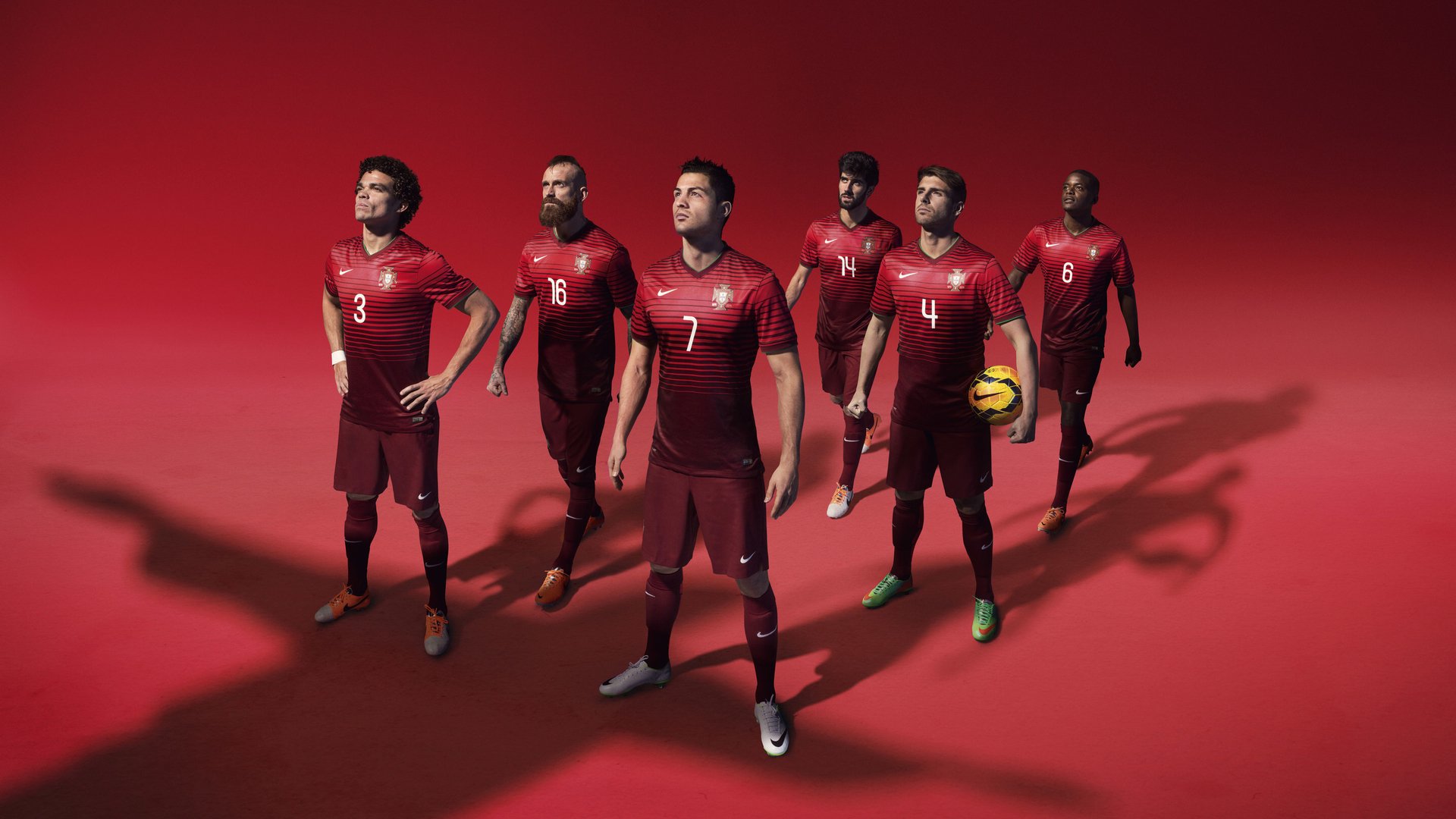 伊朗队前锋苏亚雷斯在巴黎奥运会上表现出色，苏亚雷斯转会巴黎