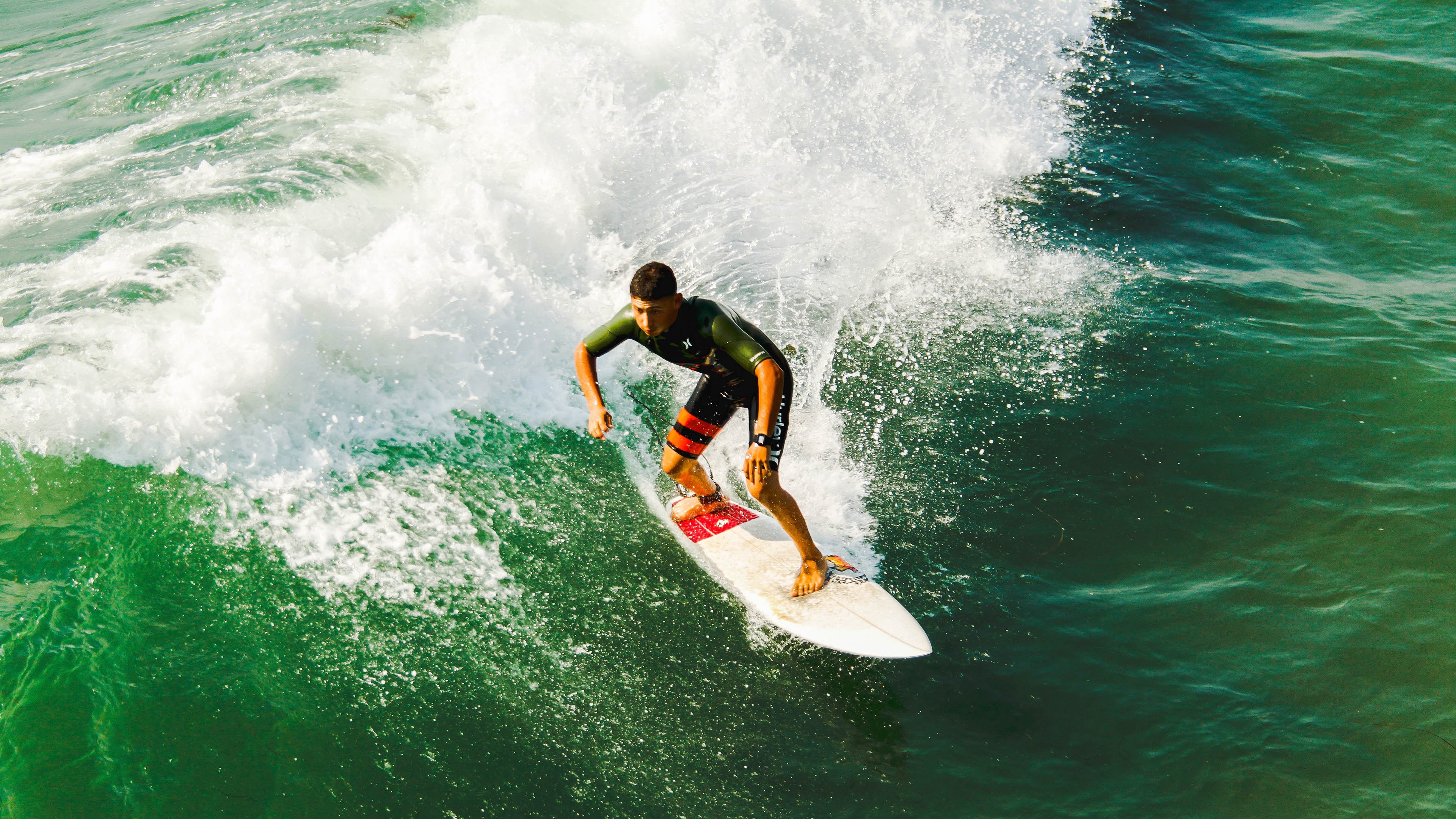 九游娱乐网站体验棒-青少年足球比赛即将开幕，赛场青春激扬，青少年足球比赛规则